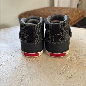 See Kai Run adjustable shoes.  size toddler 7